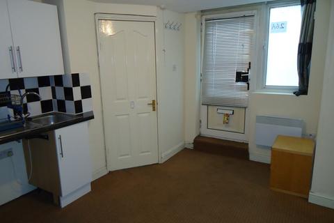 1 bedroom flat to rent, Oakley Grove, Leeds LS11