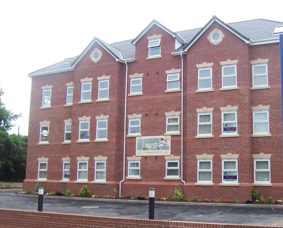 Scarisbrick House, Derby Street, Ormskirk, Lancashire, L39 2BN 2 bed