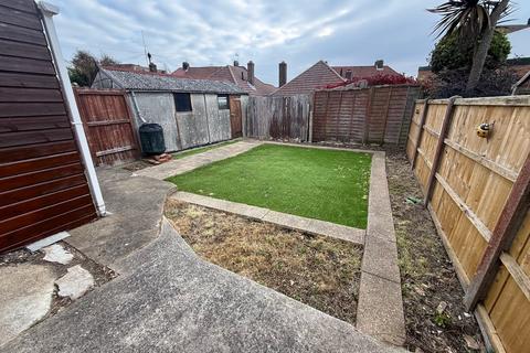 2 bedroom detached bungalow to rent, Park Crescent, East Sussex BN41