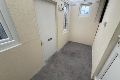 2 bedroom detached bungalow to rent, Park Crescent, East Sussex BN41