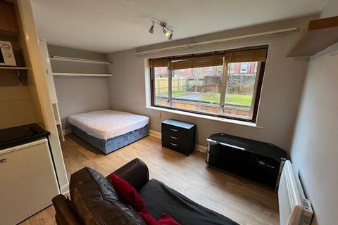 Studio to rent, 3 Ventnor Court Nether Edge Sheffield S7 1LB