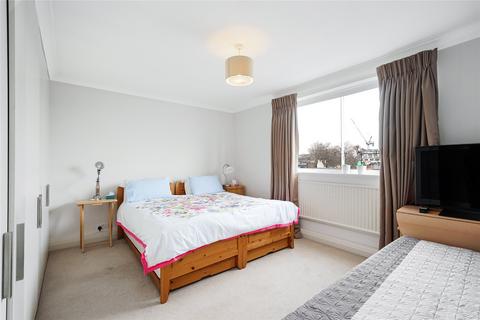 3 bedroom flat to rent, Greville House, Kinnerton Street, London