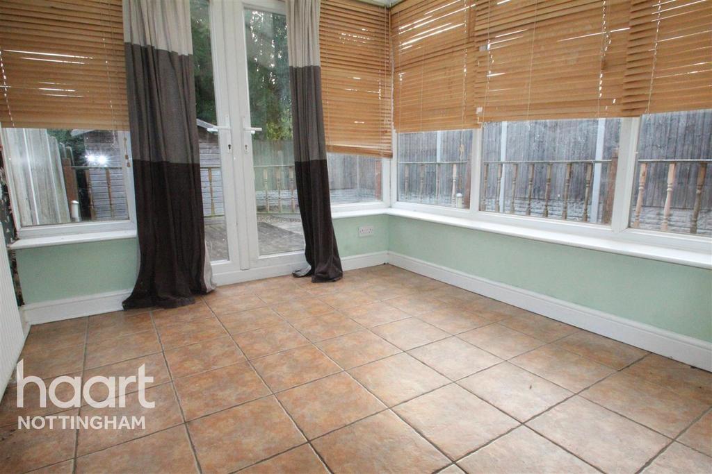 Fulwood Crescent, NG8 2 bed semidetached house £900 pcm (£208 pw)