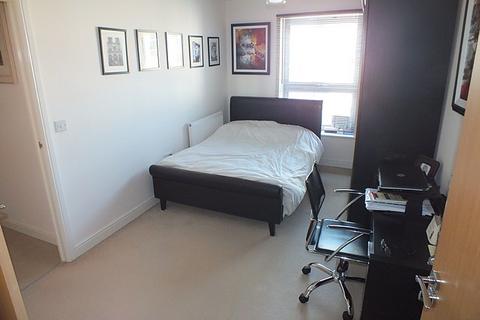 2 bedroom apartment to rent, Coombe Way, Farnborough GU14