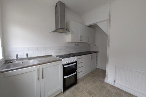 2 bedroom terraced house to rent, Kitchener Street, The Denes