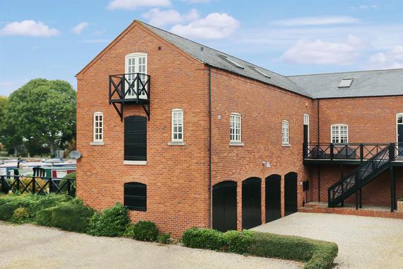 Union Wharf Market Harborough 3 Bed Apartment 545 000