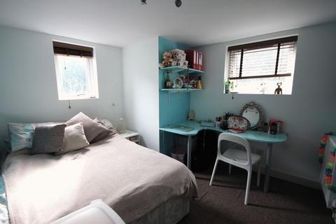 5 bedroom house to rent, Graham Street, Burley, LEEDS