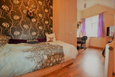6 bedroom flat to rent - Hollybank