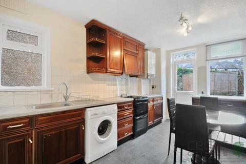 4 bedroom terraced house to rent, Broomsleigh Street, West Hampstead NW6