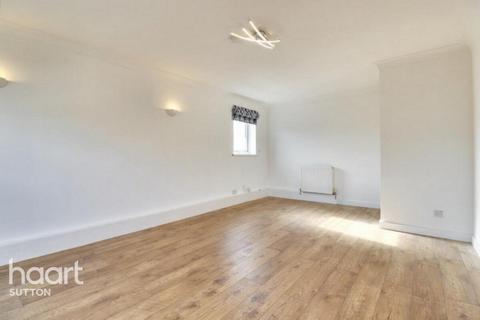 2 bedroom flat to rent, Hove Gardens, SUTTON