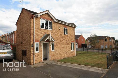 2 bedroom semi-detached house to rent, Ambleside Way