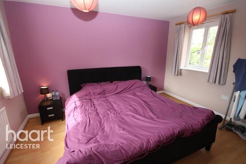 2 bedroom semi-detached house to rent, Ambleside Way