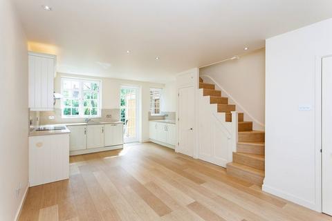 3 bedroom semi-detached house to rent, Westholm, Hampstead Garden Suburb, NW11