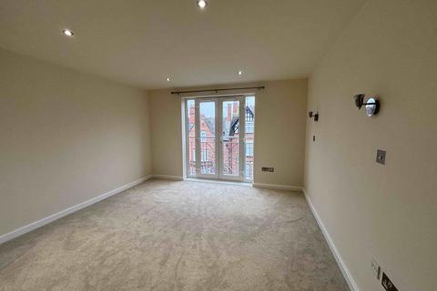 2 bedroom flat to rent, New Walk, Central Leicester