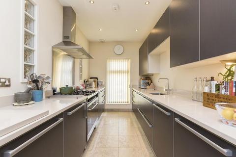 4 bedroom townhouse to rent, Nelson Road, Southsea