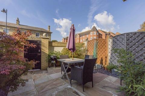 4 bedroom townhouse to rent, Nelson Road, Southsea