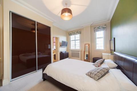 2 bedroom flat to rent, Chiltern Court, Baker Street, London