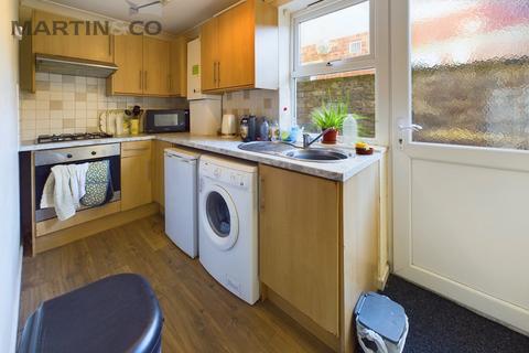 2 bedroom ground floor flat to rent, Hudson Road, Southsea