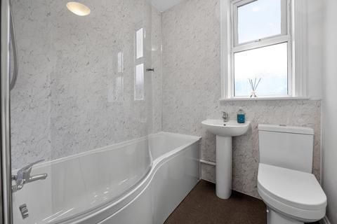 3 bedroom terraced house to rent, Claydon Avenue, Southsea