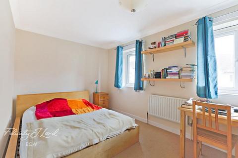 2 bedroom apartment to rent, St Pauls Way, LONDON