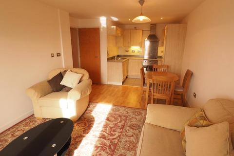 2 bedroom apartment to rent - Queens Court, 50 Dock Street, Hull, HU1 3DL