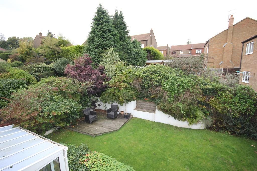 Beeches Farm Road, Crowborough 4 bed detached house £350,000