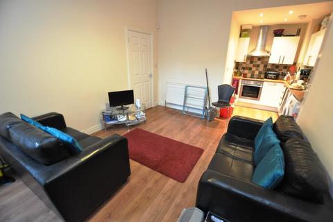 3 bedroom flat to rent - Fairfield Road, Jesmond, Newcastle Upon Tyne