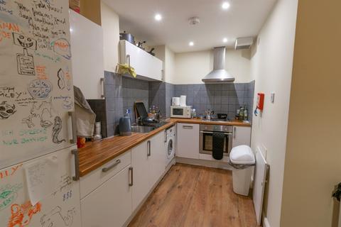 3 bedroom flat to rent - Myrtle Grove, Jesmond, Newcastle Upon Tyne