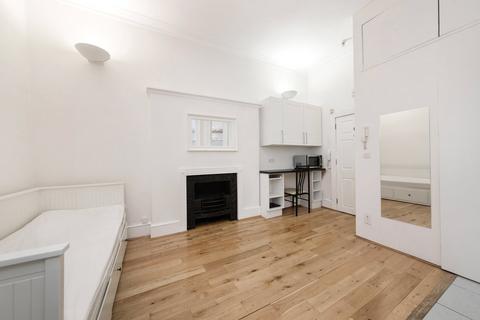 Studio to rent, Gloucester Place, Marylebone, London, W1U