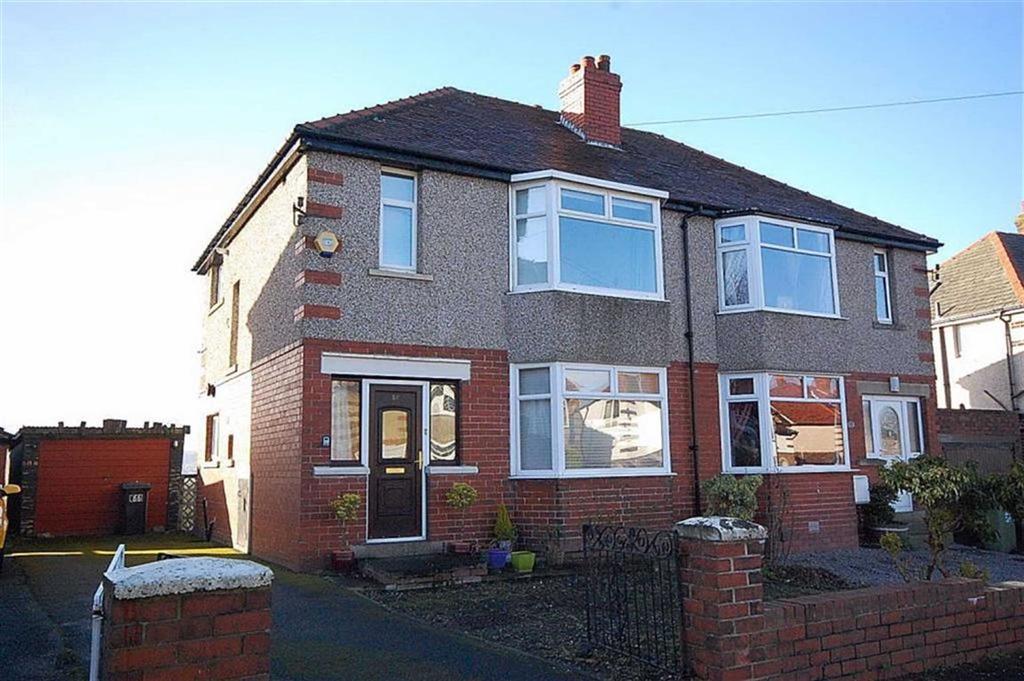 Benomley Crescent, Almondbury, Huddersfield, HD5 3 bed semidetached