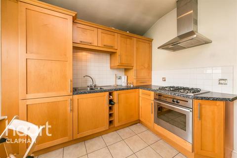 1 bedroom end of terrace house to rent, Rosebery Road, SW2