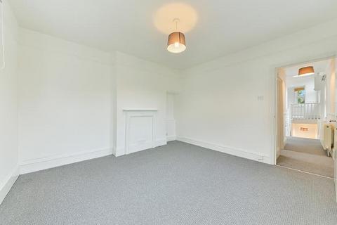 2 bedroom flat to rent, Station Terrace , First Floor Flat, Kensal Rise, NW10
