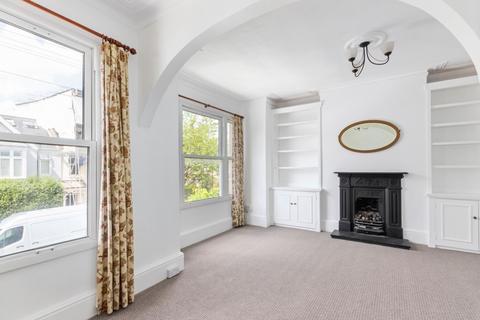 3 bedroom maisonette to rent, Heythorp Street, Southfields, SW18