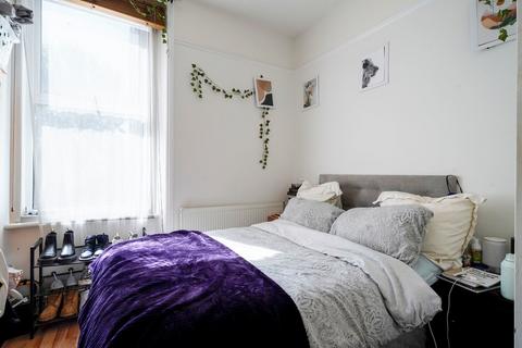 2 bedroom ground floor flat for sale, Hormead Road , Maida Vale