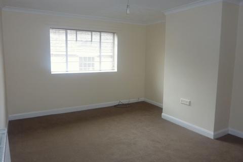 2 bedroom flat to rent - West Street, Rochford