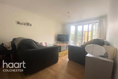 2 bedroom flat to rent, North Colchester