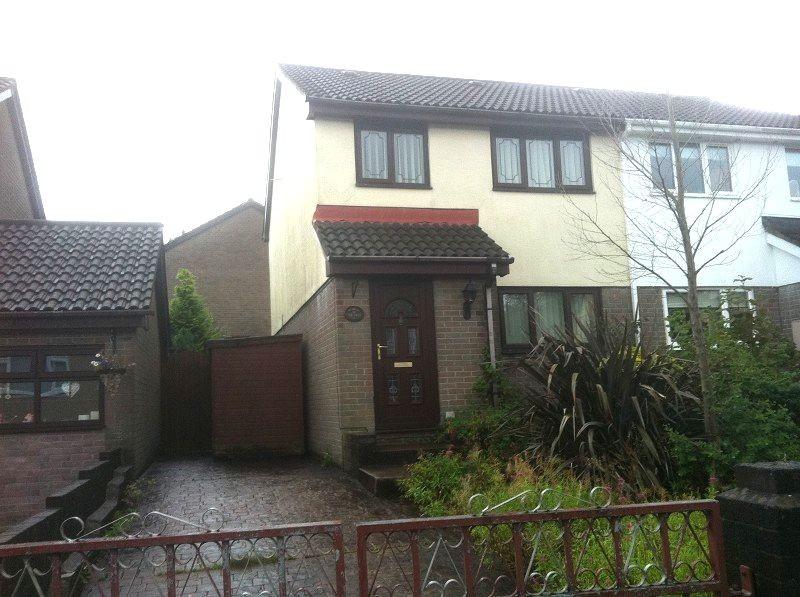 YrYsfa, Maesteg, Bridgend. CF34 9BE 3 bed semidetached house £550