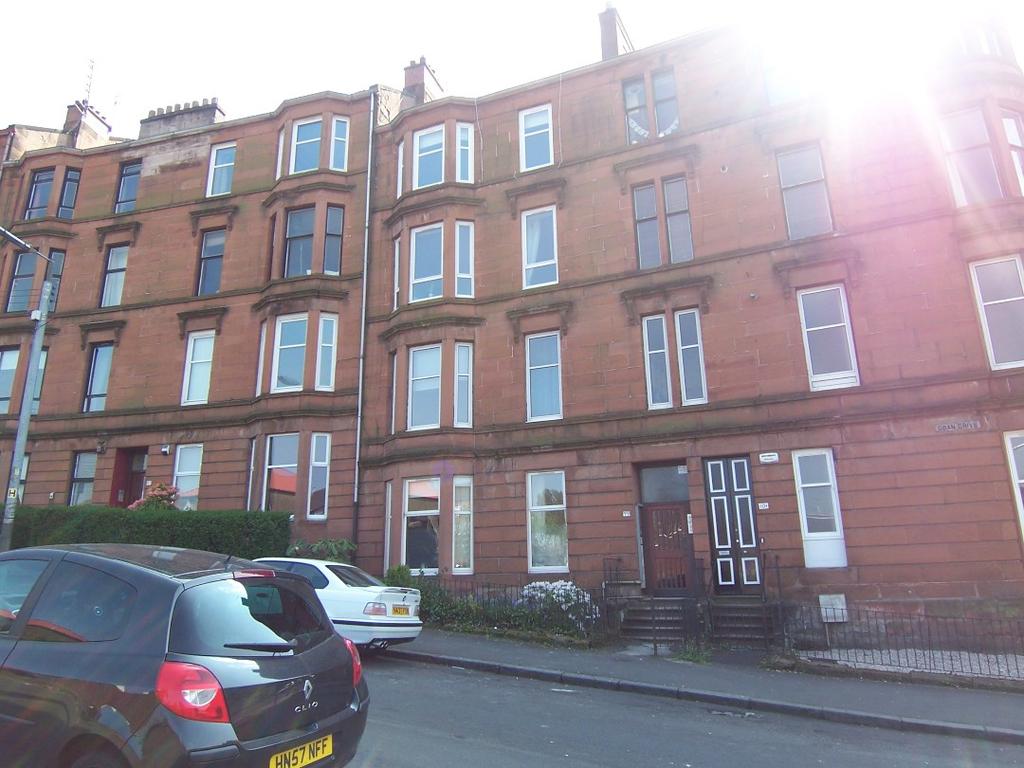 Oban Drive, Flat 3/2, North Kelvinside, Glasgow, G20 6AA 2 bed flat £695 pcm (£160 pw)
