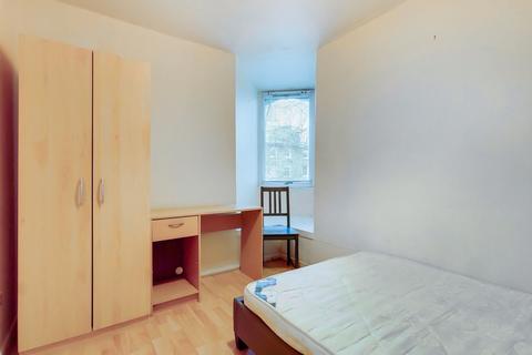 3 bedroom flat to rent, Dorchester House, Westbourne Park W11