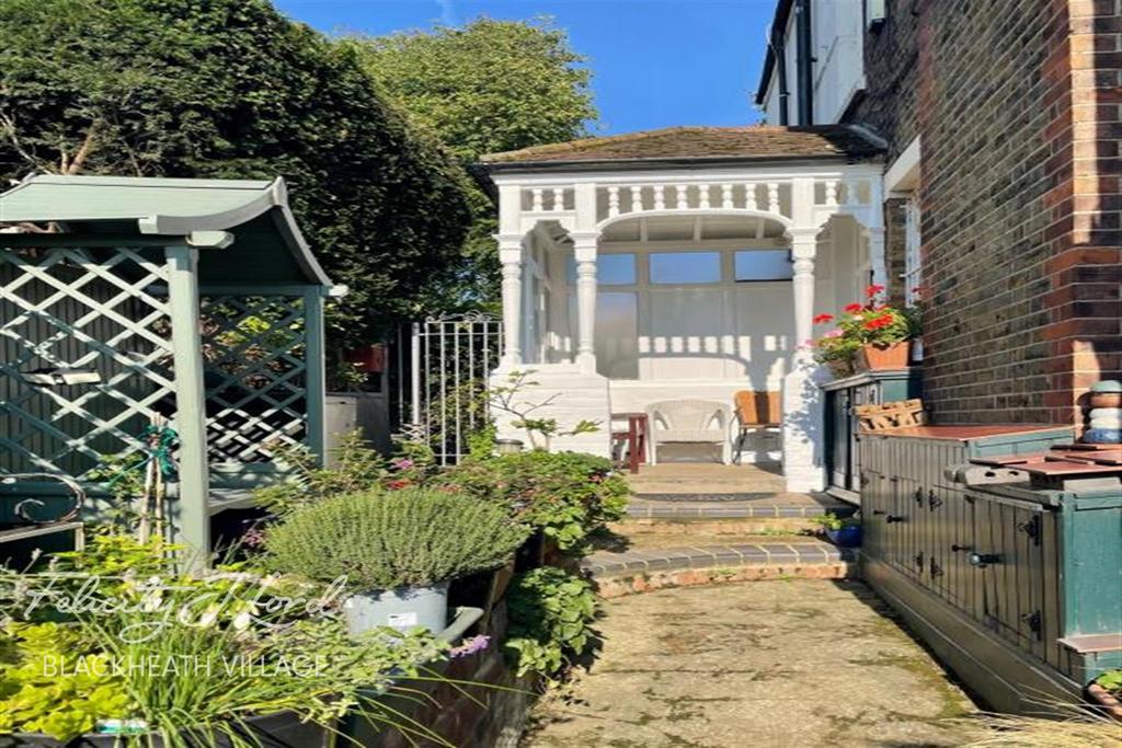Eglinton Hill, SE18 1 bed flat to rent £1,400 pcm (£323 pw)