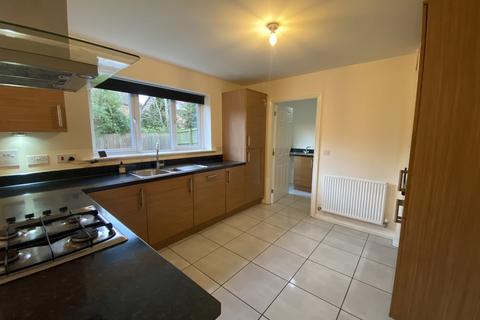 4 bedroom detached house to rent, Hornbeam Close , Crewe