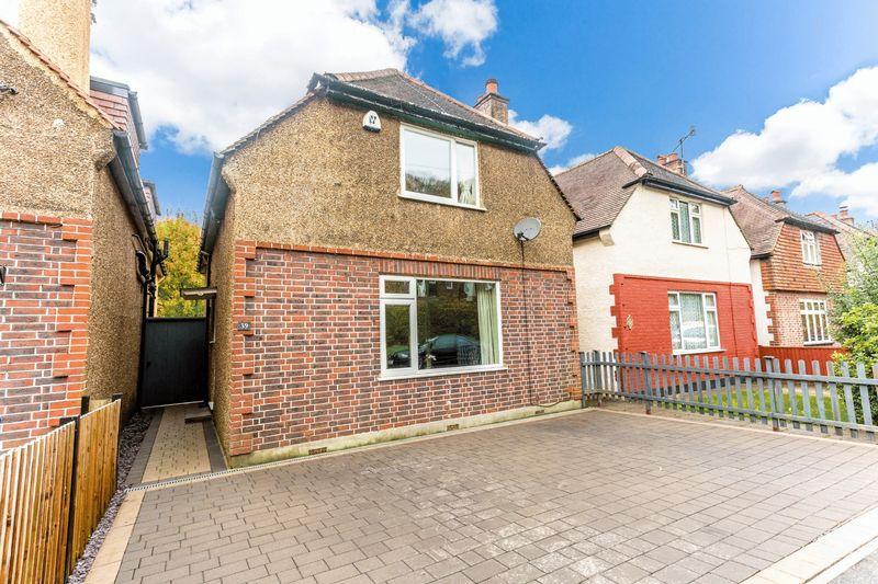 Downsway, Whyteleafe 3 bed detached house £400,000