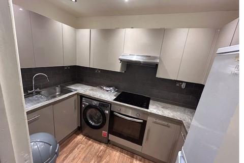 2 bedroom flat to rent, Netherhall Gardens, Hampstead, London