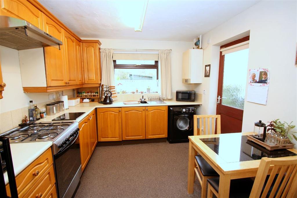Durham Road, Aycliffe village, DL5 3 bed semidetached house £200,000