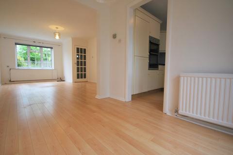 3 bedroom terraced house to rent, Clarendon Way, Tunbridge Wells