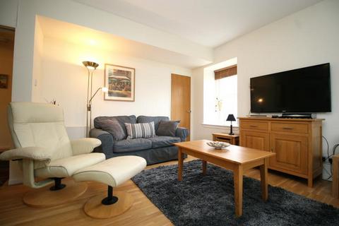 2 bedroom duplex to rent, Davie Street, Newington, Edinburgh EH8