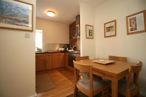 2 bedroom duplex to rent, Davie Street, Newington, Edinburgh EH8