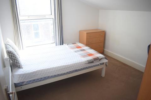 4 bedroom flat to rent - Waverley Road, Southsea