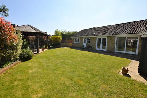 3 bedroom bungalow to rent, Ashtead