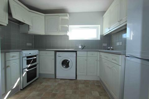 2 bedroom flat to rent, WINDSOR, CHAPTER MEWS